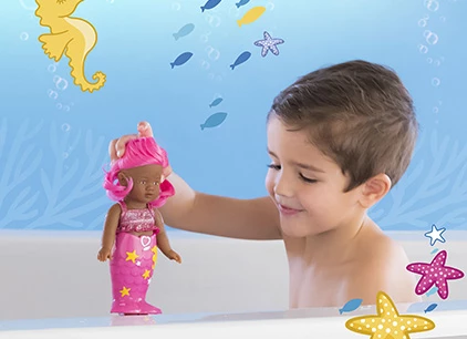 L’heure du bain : s’amuser avec les jouets pour le bain Corolle