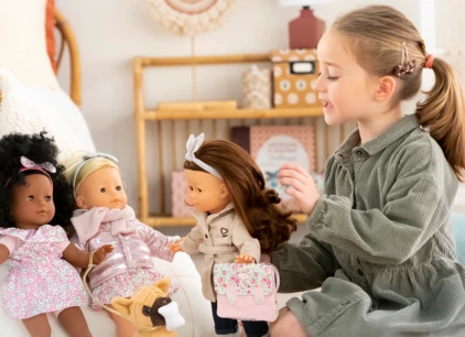 Quel âge faut-il avoir pour jouer à la poupée ?