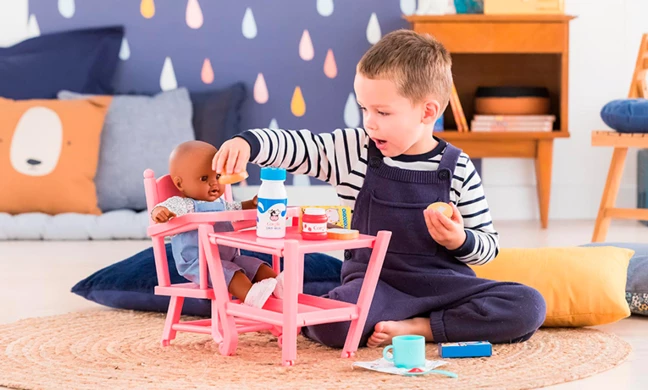 Poupée bébé avec accessoires de repas