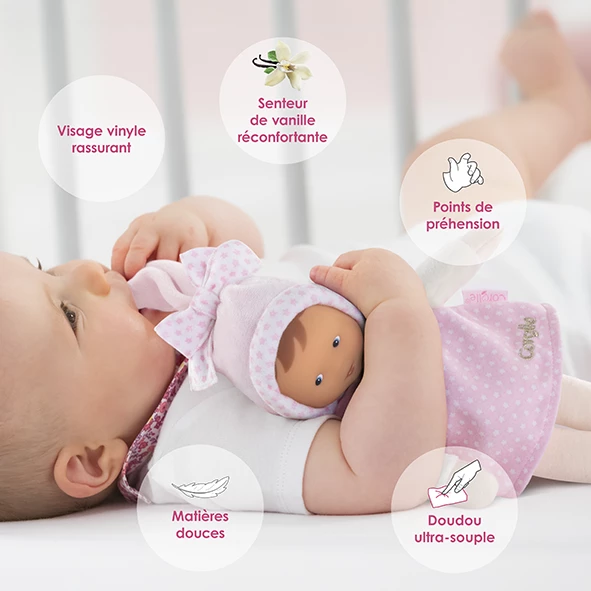 Bébé avec doudou  miss