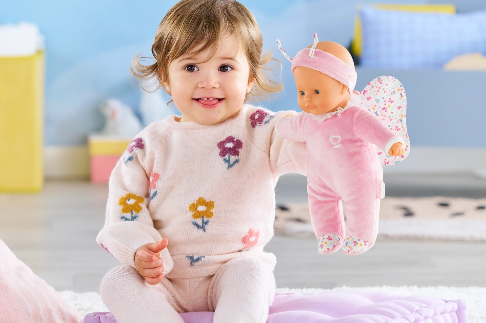 Bébé avec Poupon Pti'Cœur Lapin Blanc