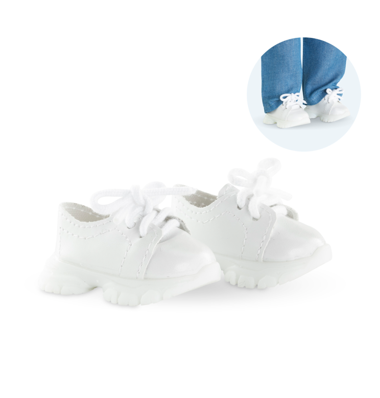 Pénélope en Robe Denim et Baskets