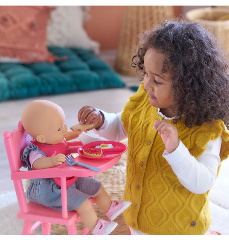 Mon Grand Poupon Lucie à table