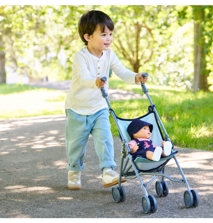 Lila Chérie se balade en Poussette Canne Sauge