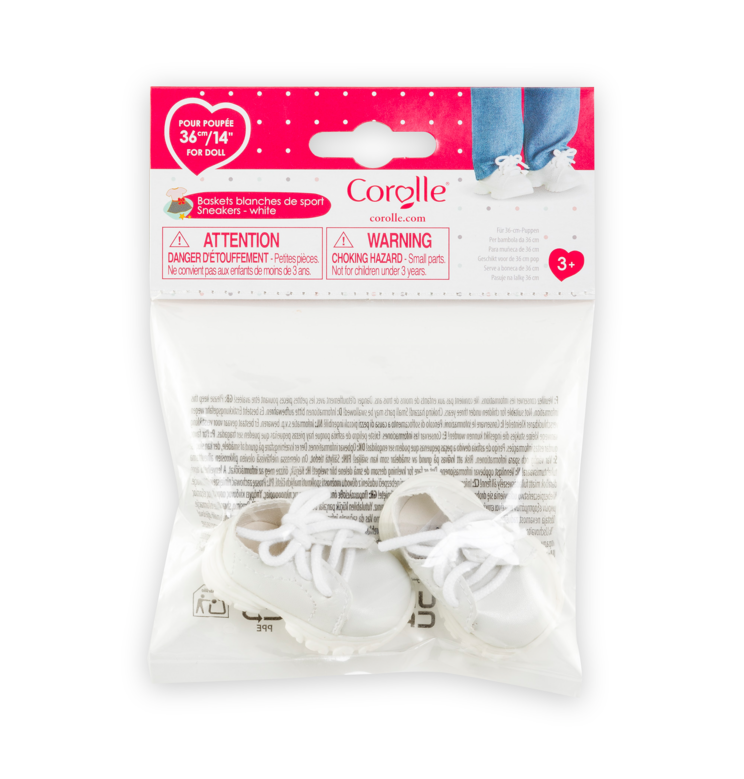 Pénélope en Robe Denim et Baskets