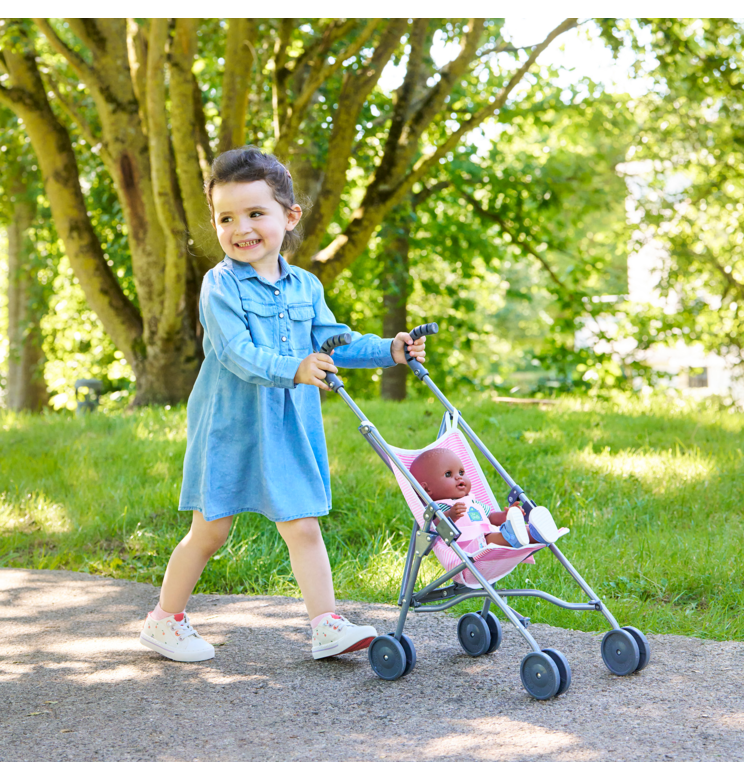 Lila Chérie se balade en Poussette Canne Rose