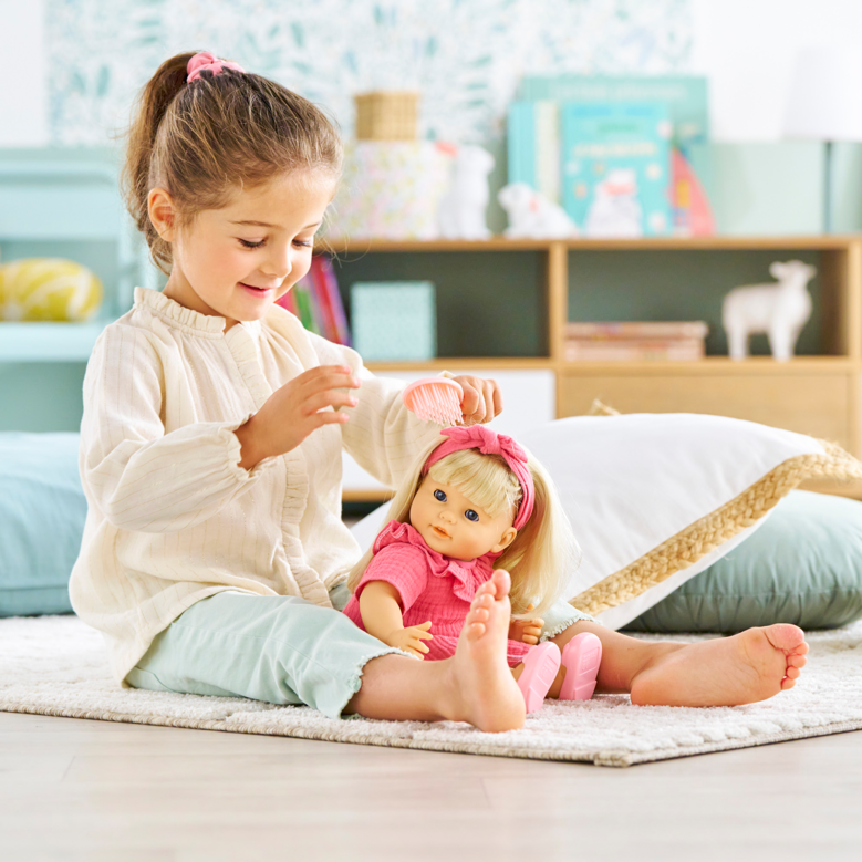 Mon Grand Poupon Jade se coiffe