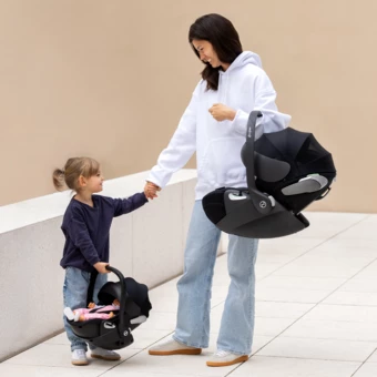 Porte-Poupon Cybex 2 en 1 noir pour poupon 36 et 42 cm