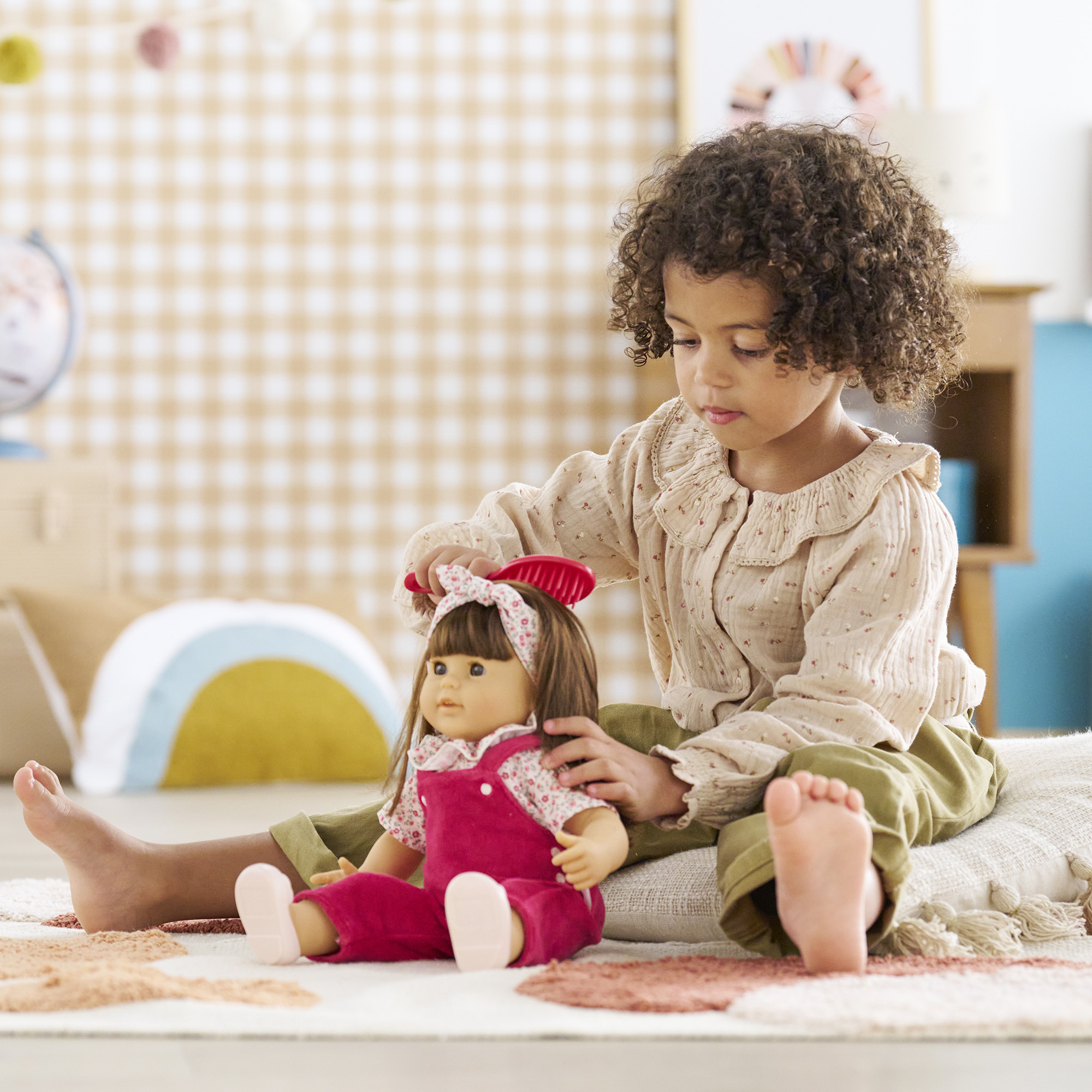 Julie "Rose Grenadine" , le compagnon idéal pour les premières coiffures